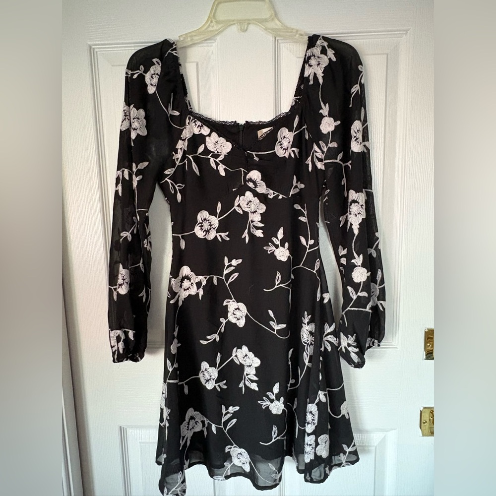 Altar'd State Black and White Floral Long Sleeve Dress